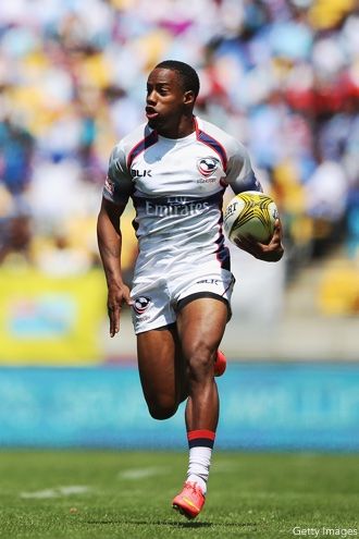 Carlin Isles running at full speed